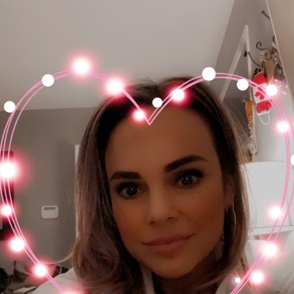 Meet your Posher, Victoria - Picture 1 of 1